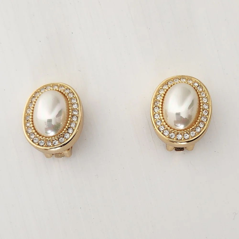 Christian Dior Pearl Earrings - Picture 2 of 7